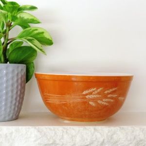Vintage Autumn Harvest Pyrex Bowl